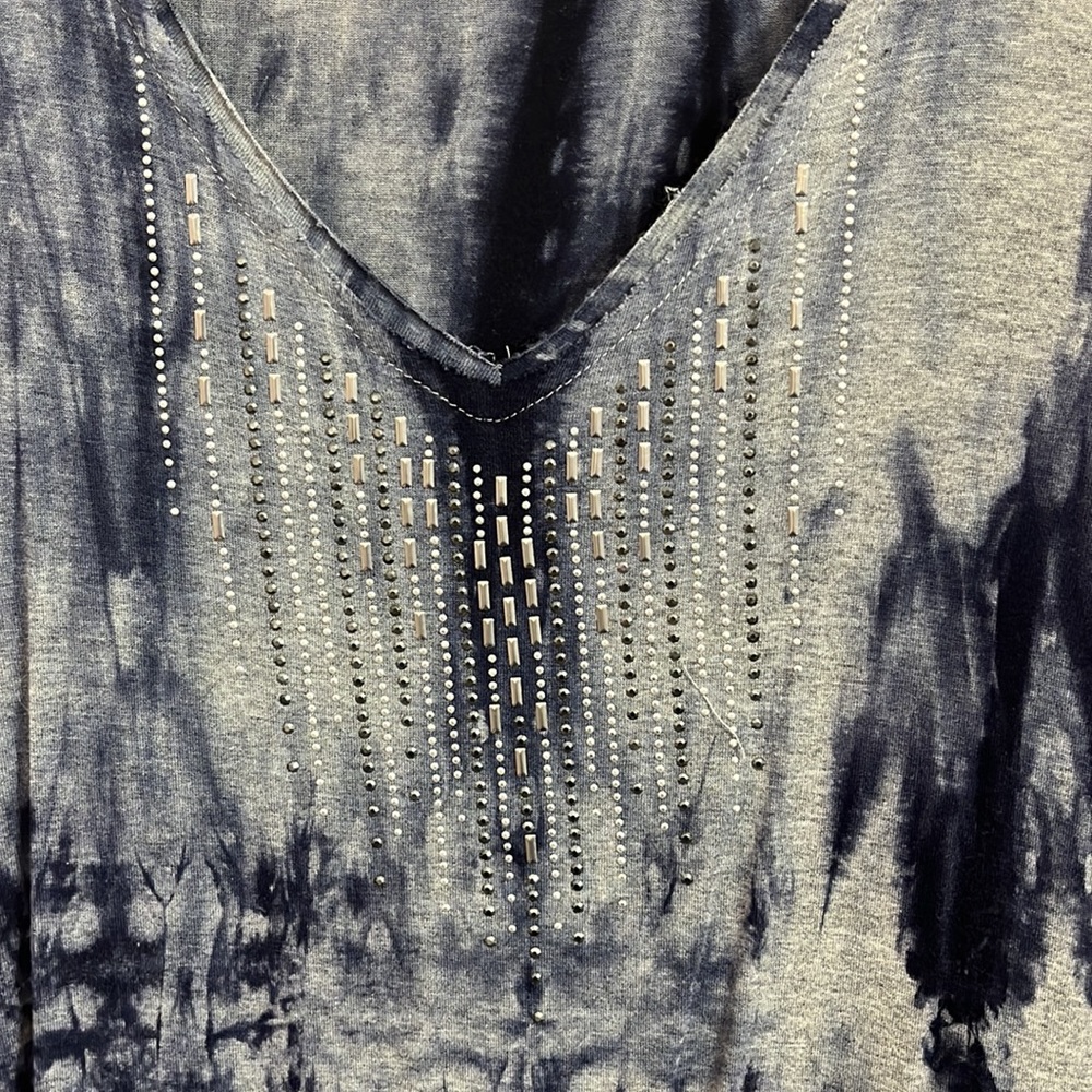 Long flowy shirt - Picture 2 of 5